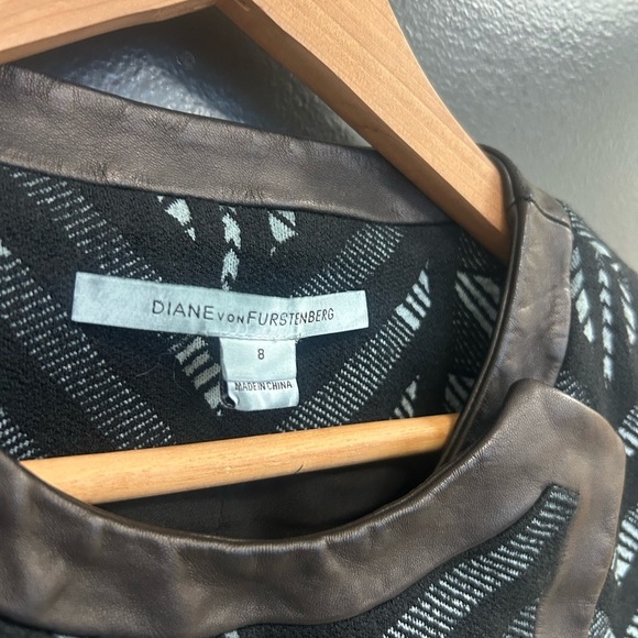 Diane Von Furstenberg 8 wool blend mono c leather trim jacket in great condition - Picture 8 of 16